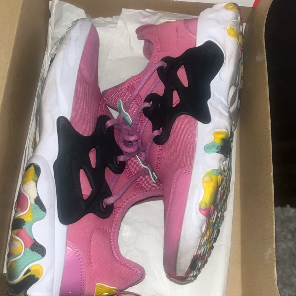 Women Nike react presto